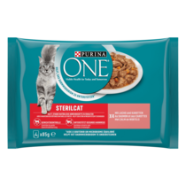 PURINA ONE Sterilcat mit Lachs und Karotten