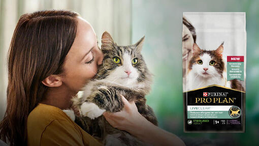 Purina Pro Plan Live Clear Frau mit Katze