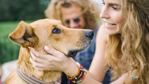 Frau mit Hund